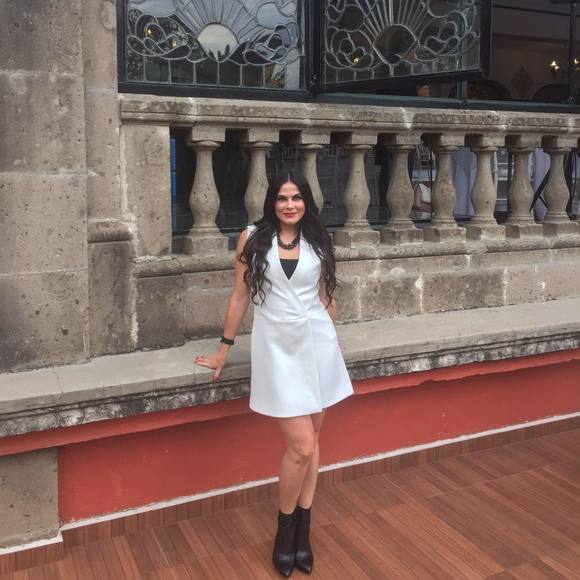 Meet your Posher, Maria - Picture 1 of 1